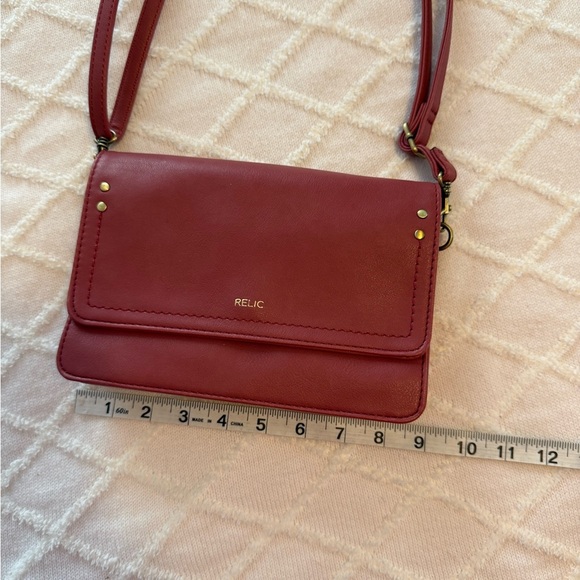 Relic by Fossil Handbag Purse Rust Red adjustable strap. - Picture 2 of 5